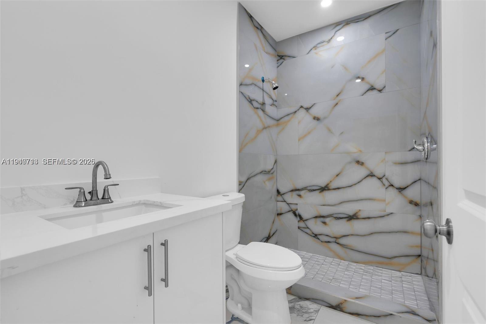 RICHARDS SUB - Residential Lease