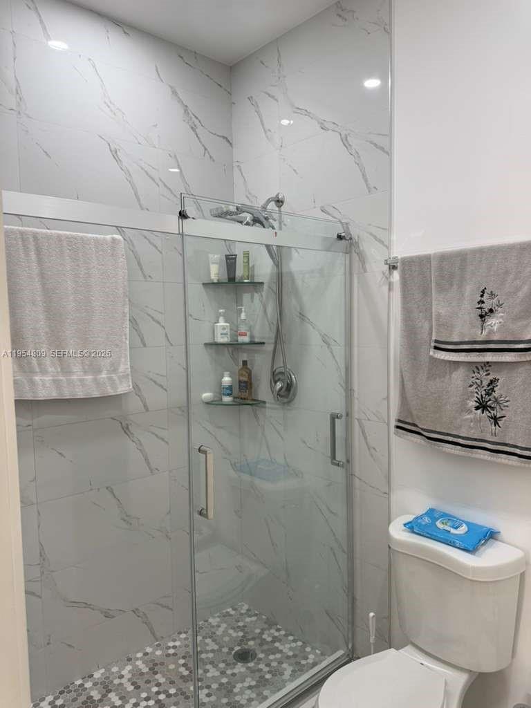 VENETIAN ACRES - Residential