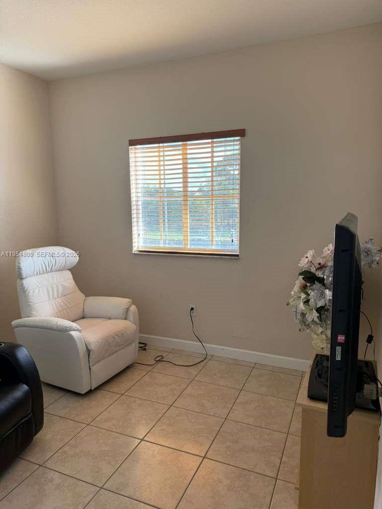 VENETIAN ACRES - Residential