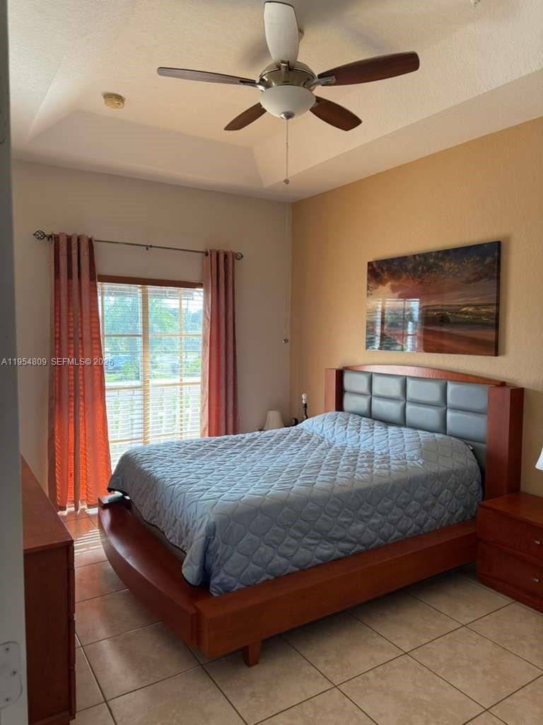 VENETIAN ACRES - Residential