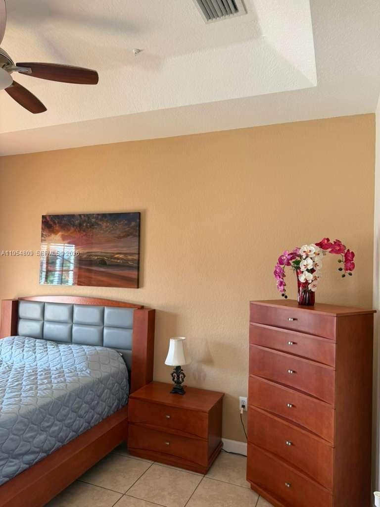 VENETIAN ACRES - Residential