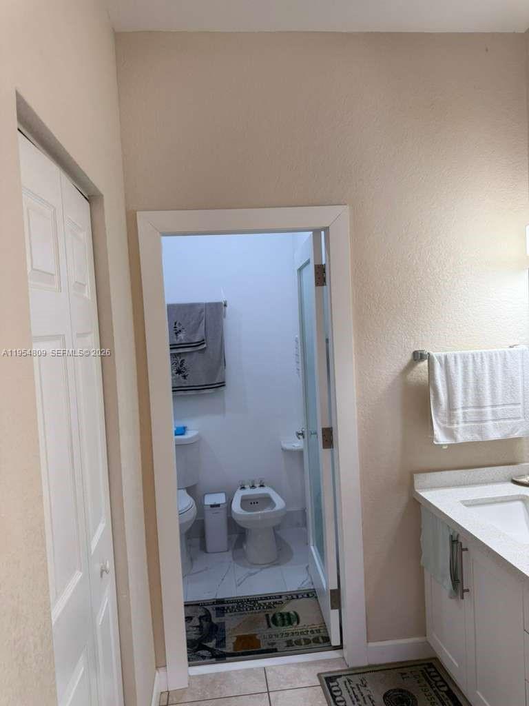 VENETIAN ACRES - Residential