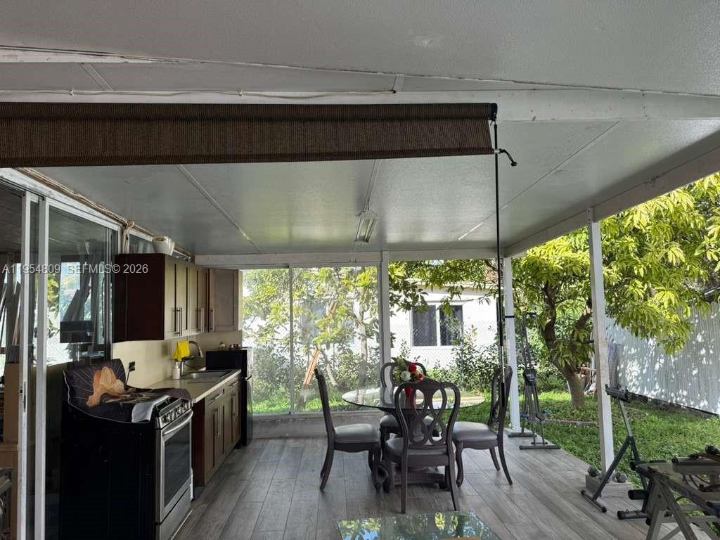 VENETIAN ACRES - Residential