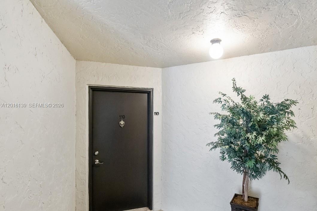LAVERS RESORT & RACQUET - Residential Lease