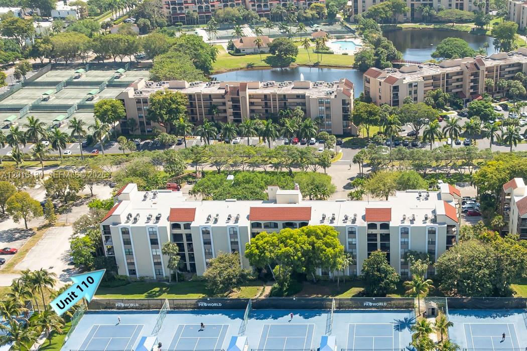 LAVERS RESORT & RACQUET - Residential Lease