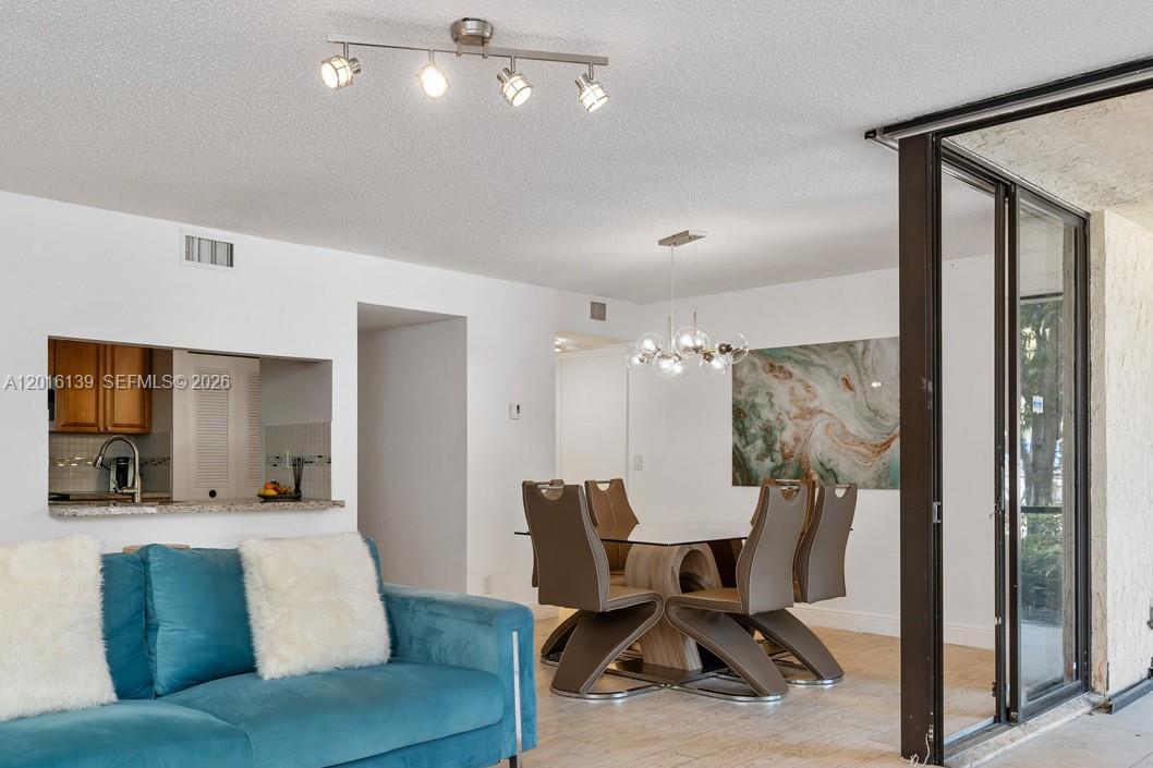 LAVERS RESORT & RACQUET - Residential Lease