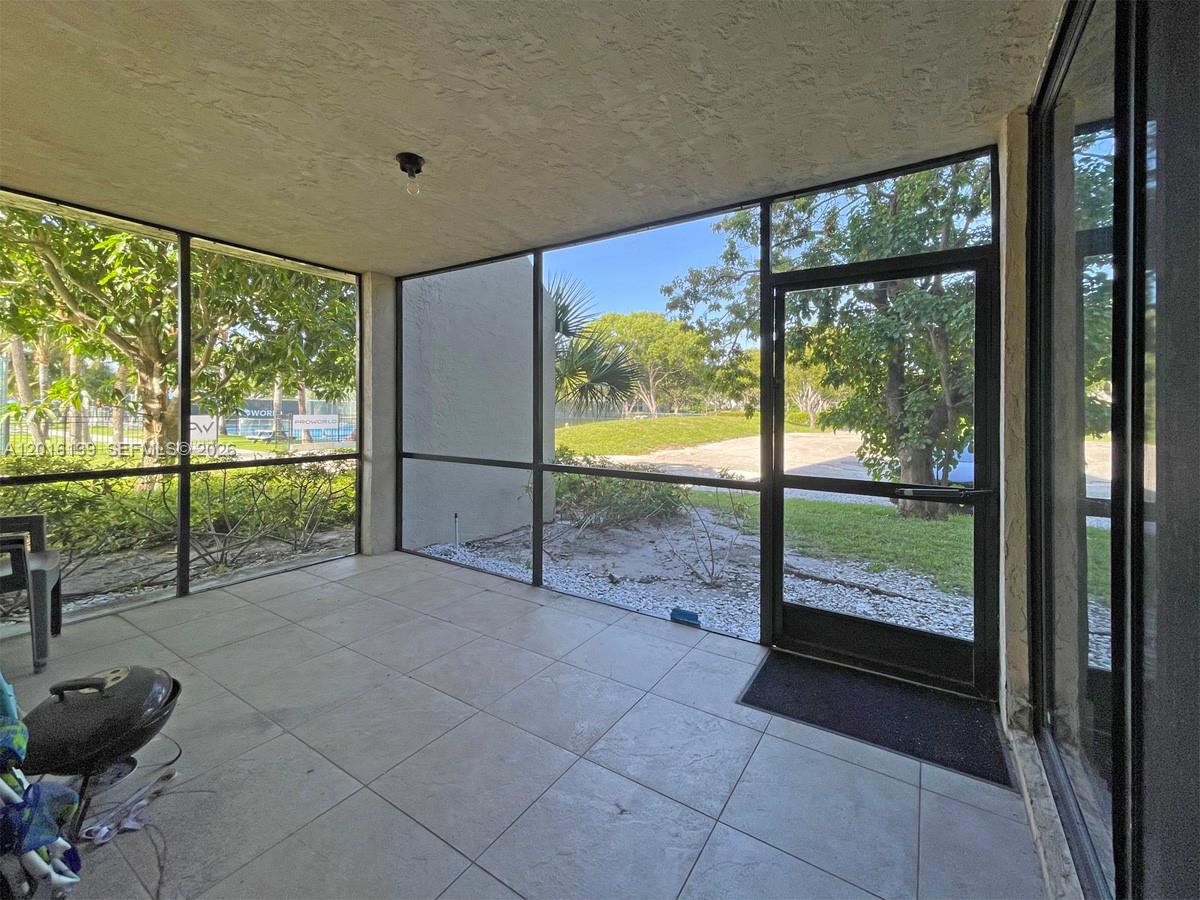 LAVERS RESORT & RACQUET - Residential Lease