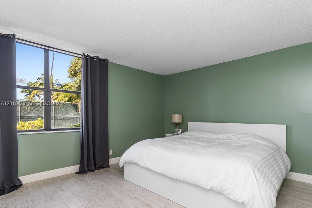 LAVERS RESORT & RACQUET - Residential Lease