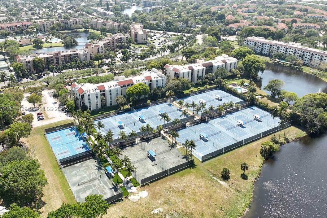 LAVERS RESORT & RACQUET - Residential Lease
