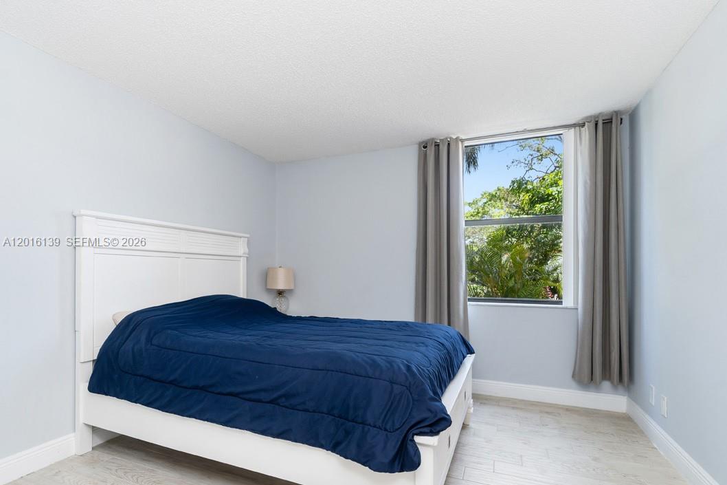 LAVERS RESORT & RACQUET - Residential Lease