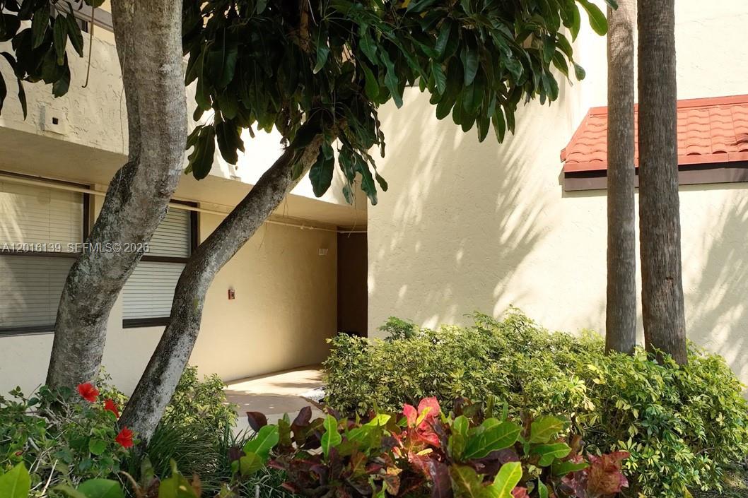 LAVERS RESORT & RACQUET - Residential Lease