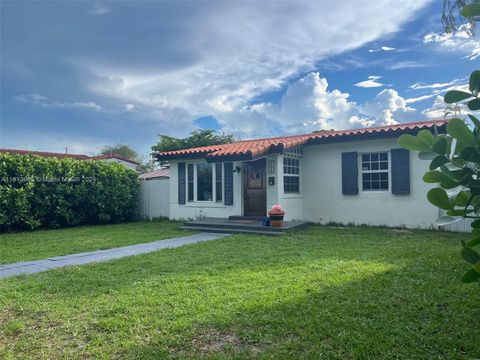 Single Family Residence in Miami Springs FL 208 Iroquois St St.jpg