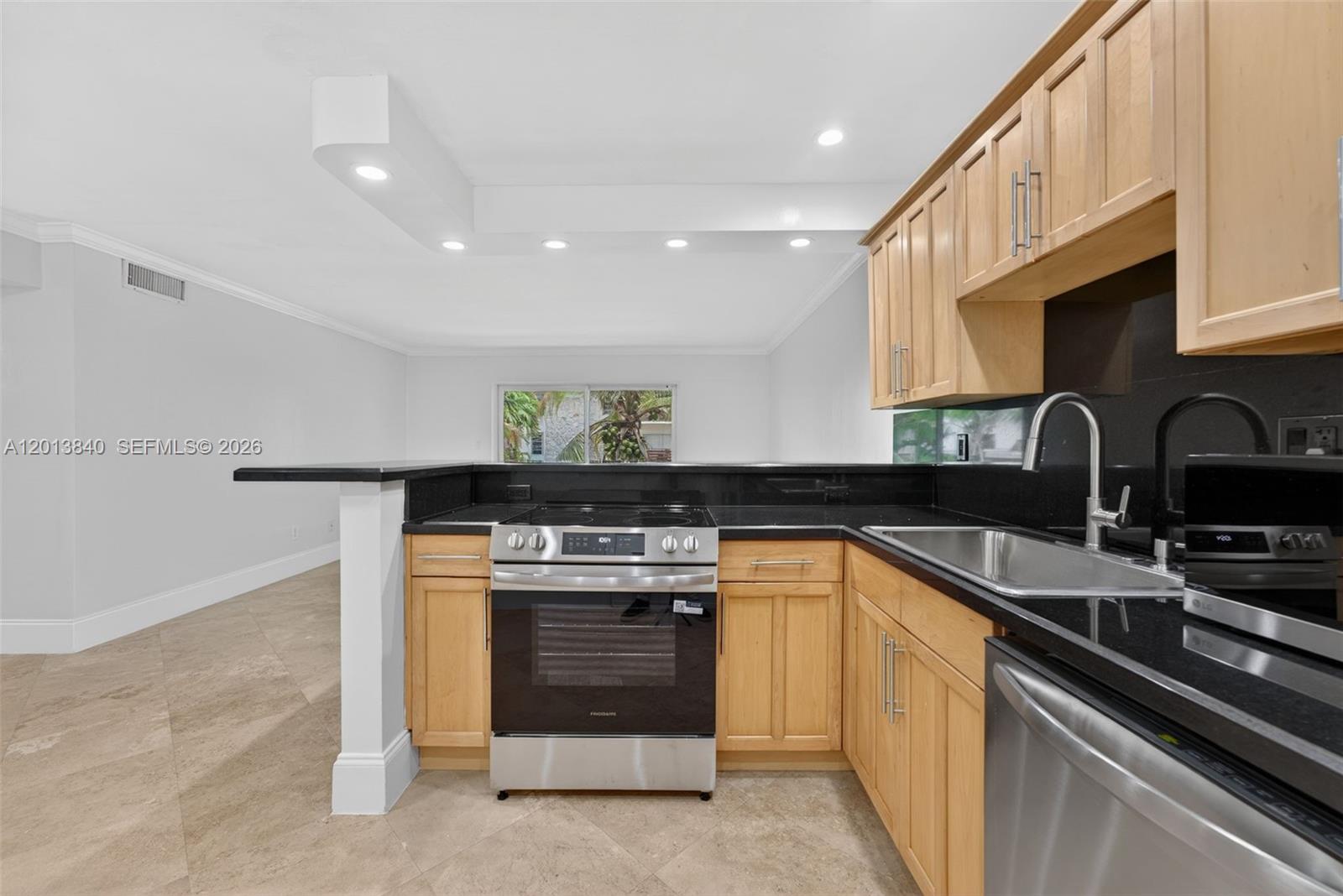 DADELAND CAPRI CONDO - Residential Lease