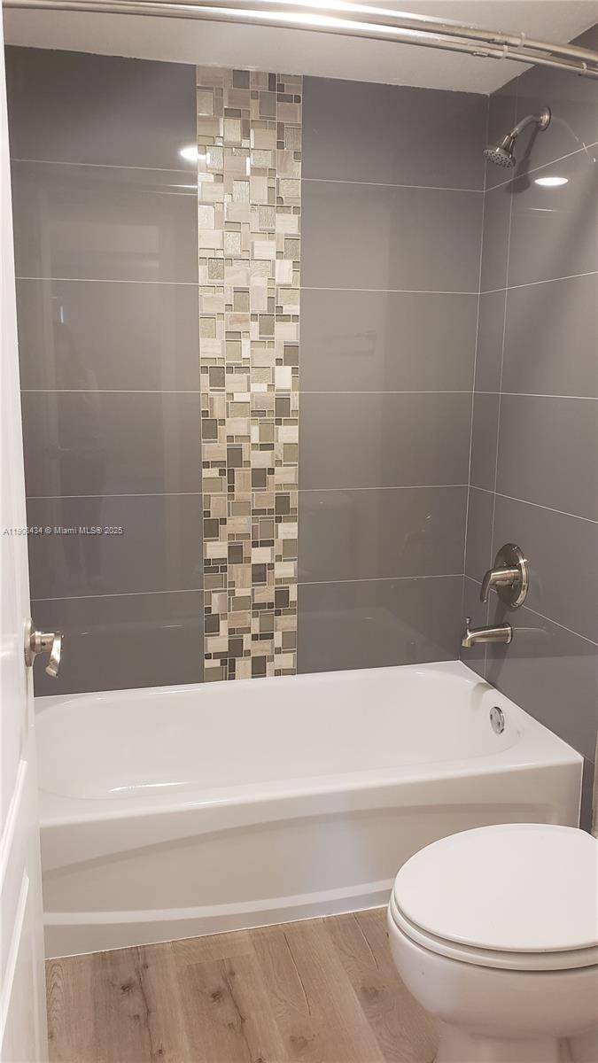 DORAL GARDENS II CONDO - Residential Lease