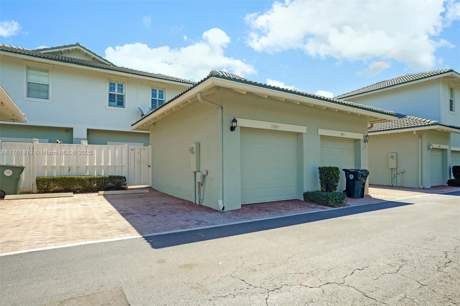 FAIRFIELD GARDENS - Residential