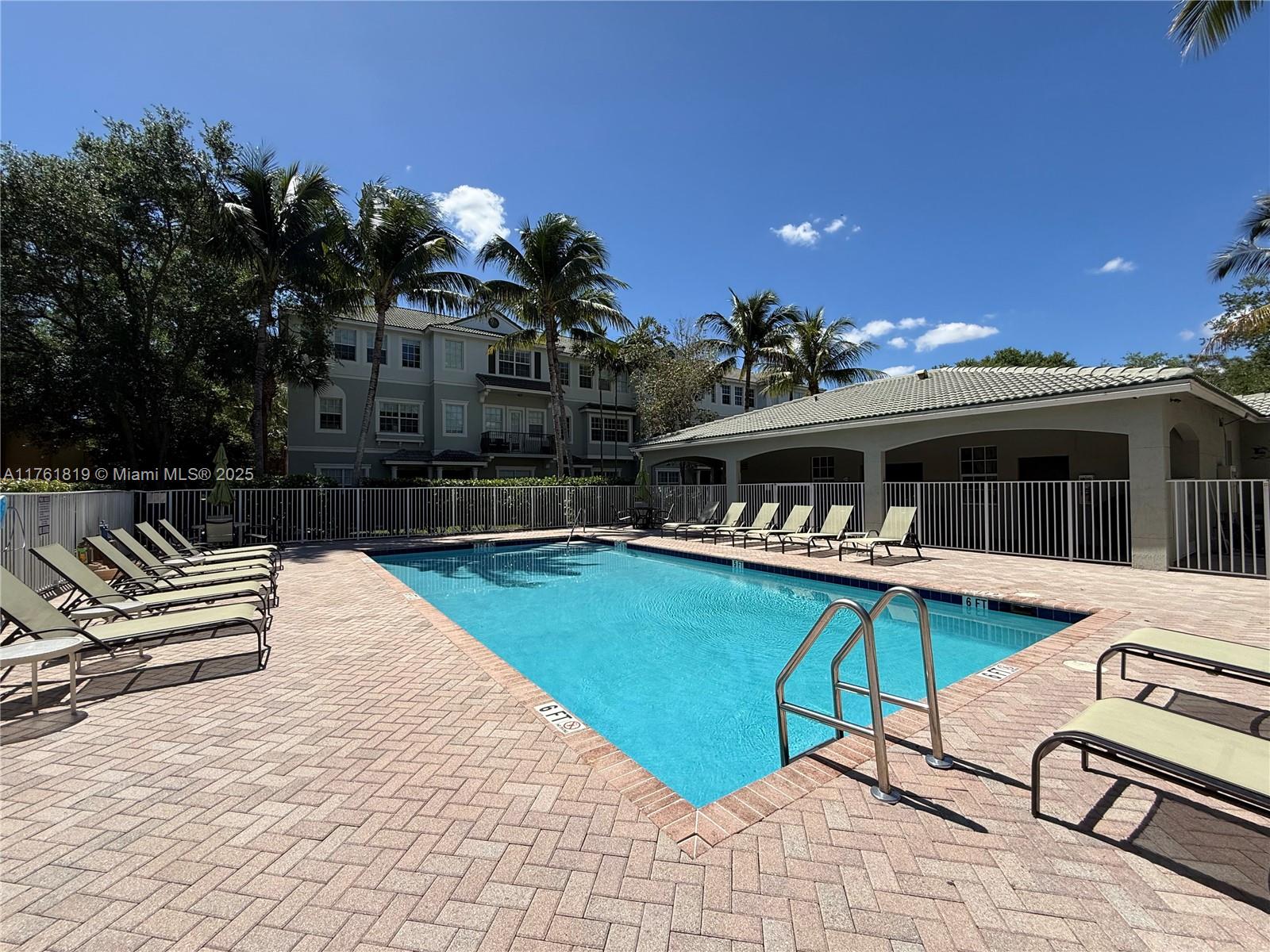 FAIRFIELD GARDENS - Residential