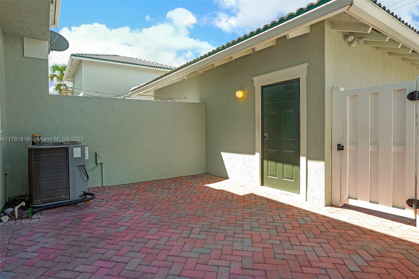 FAIRFIELD GARDENS - Residential