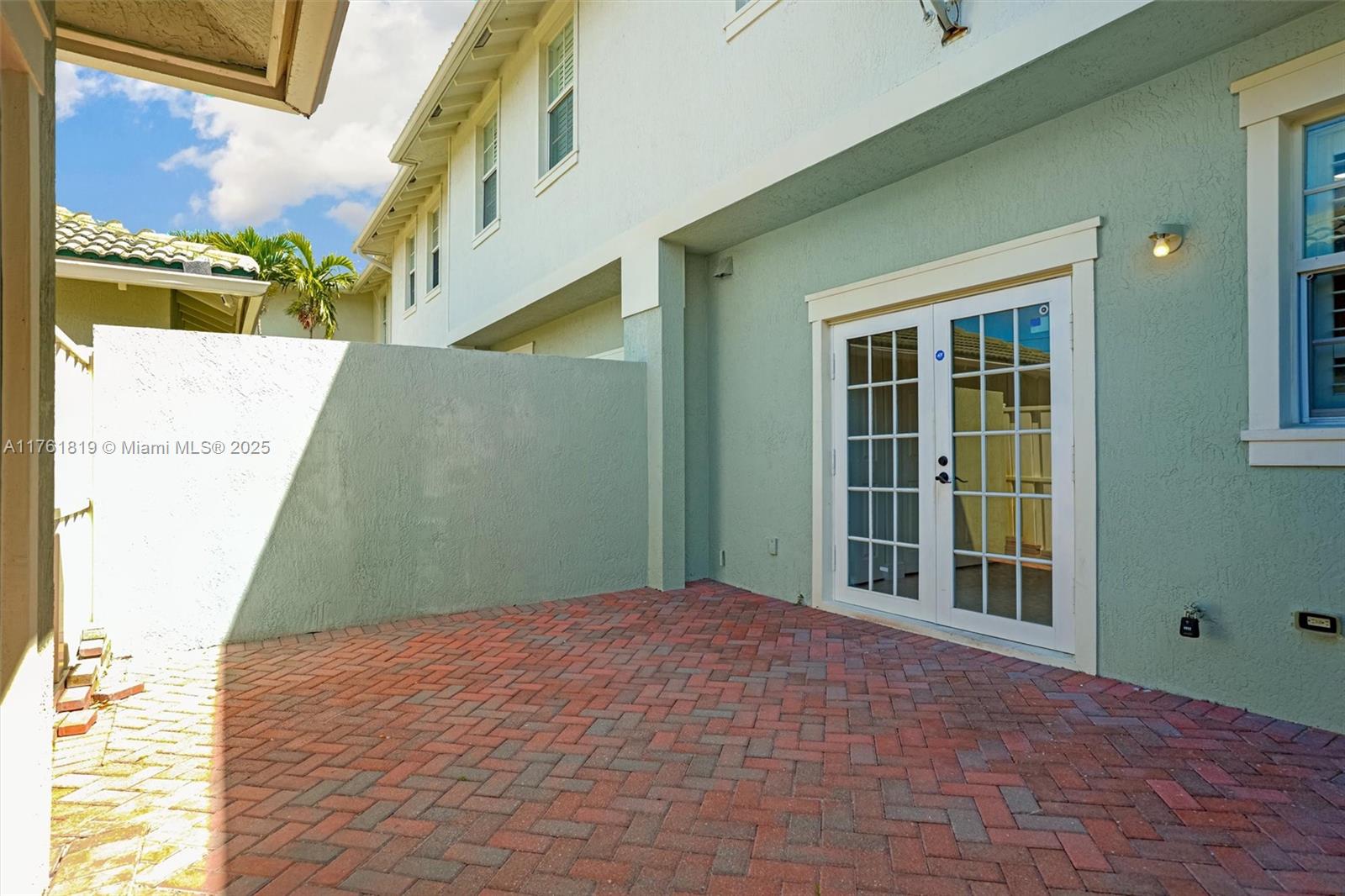 FAIRFIELD GARDENS - Residential