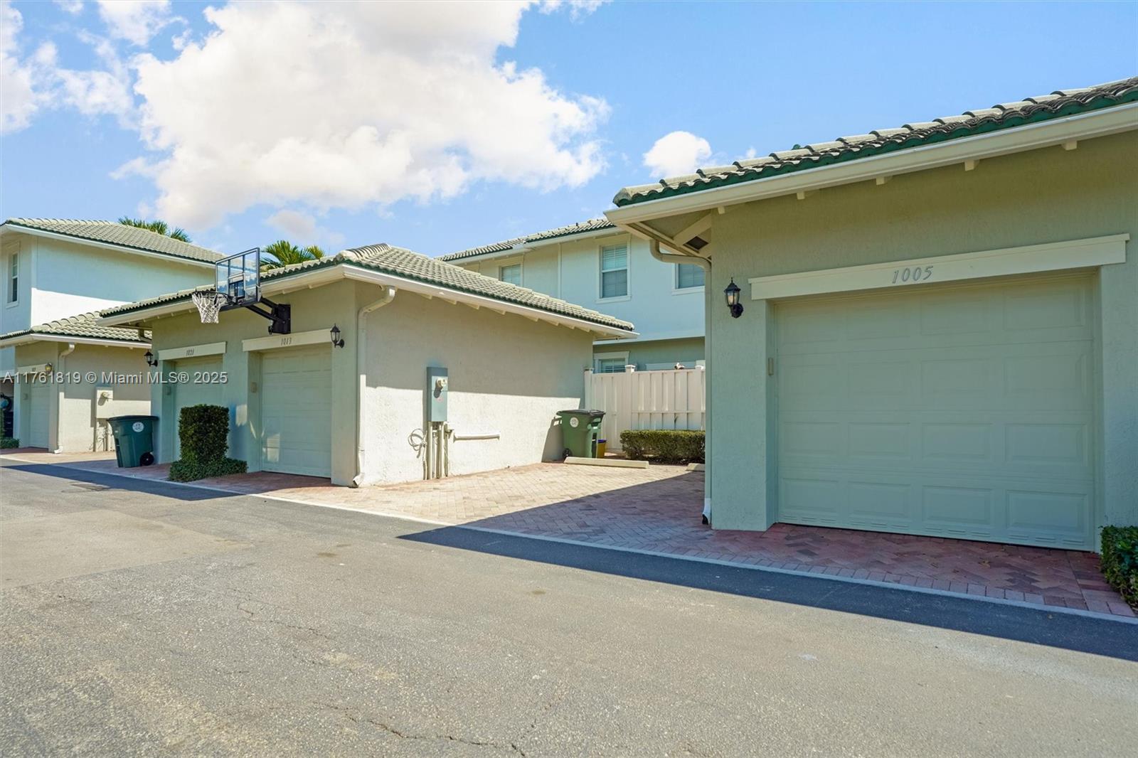 FAIRFIELD GARDENS - Residential