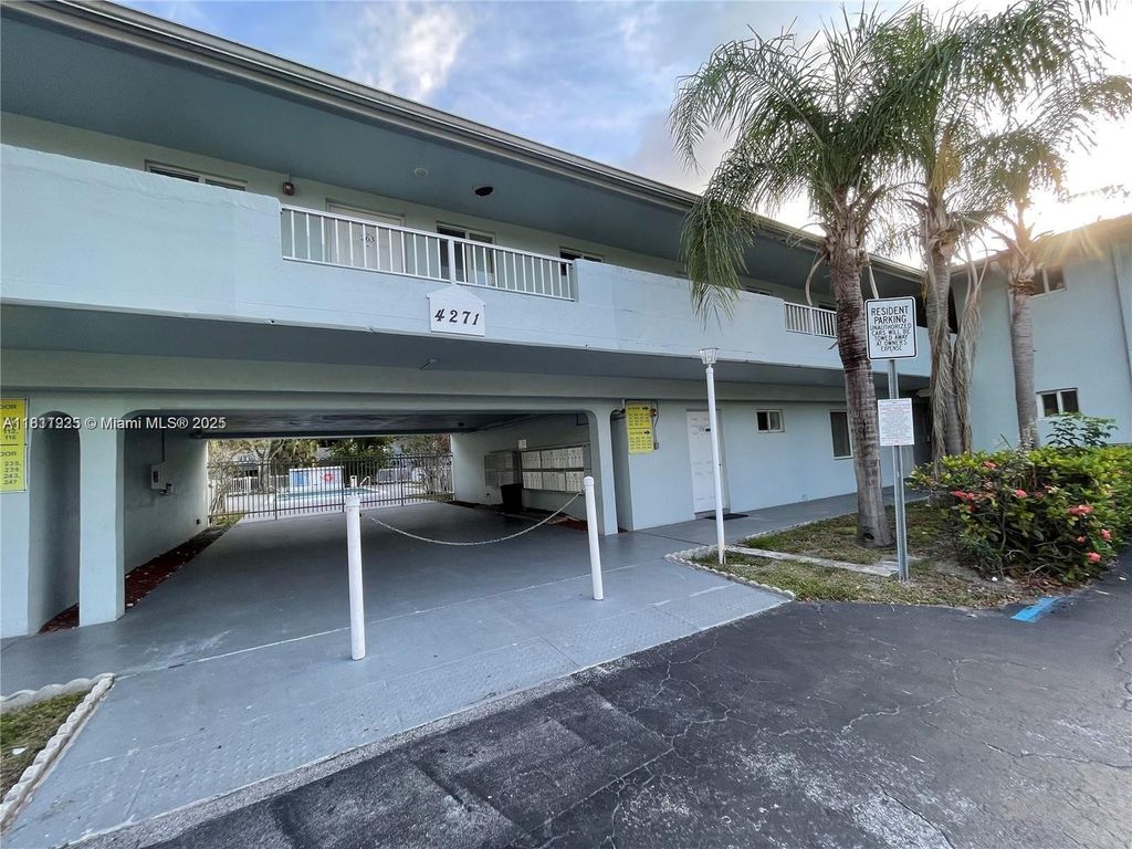 Photo of 4271 NW 5th St #127, Plantation, FL 33317 (MLS # A11811925)