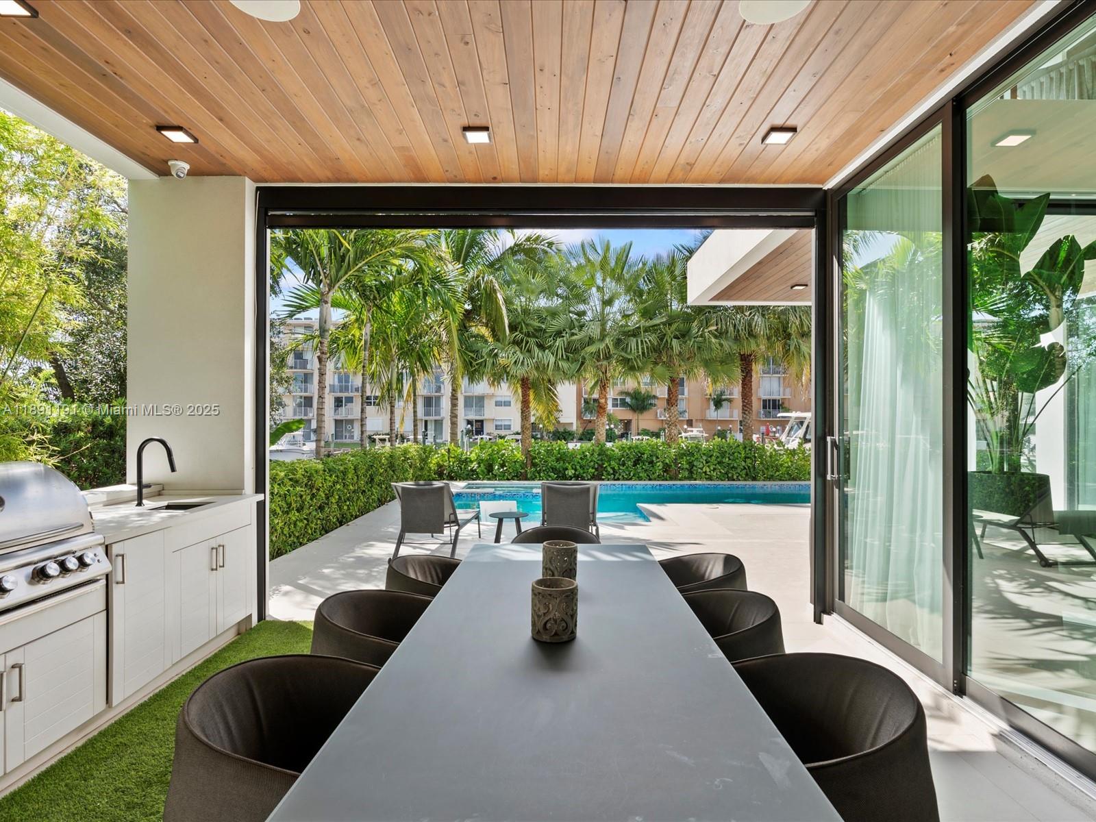 LAUDERDALE HARBORS SECTIO - Residential