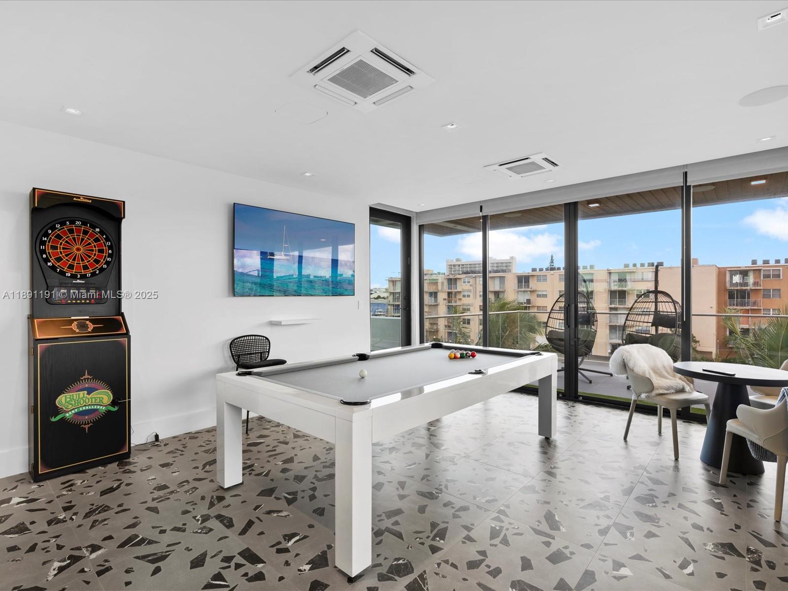 LAUDERDALE HARBORS SECTIO - Residential