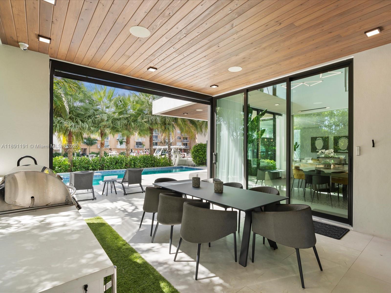 LAUDERDALE HARBORS SECTIO - Residential
