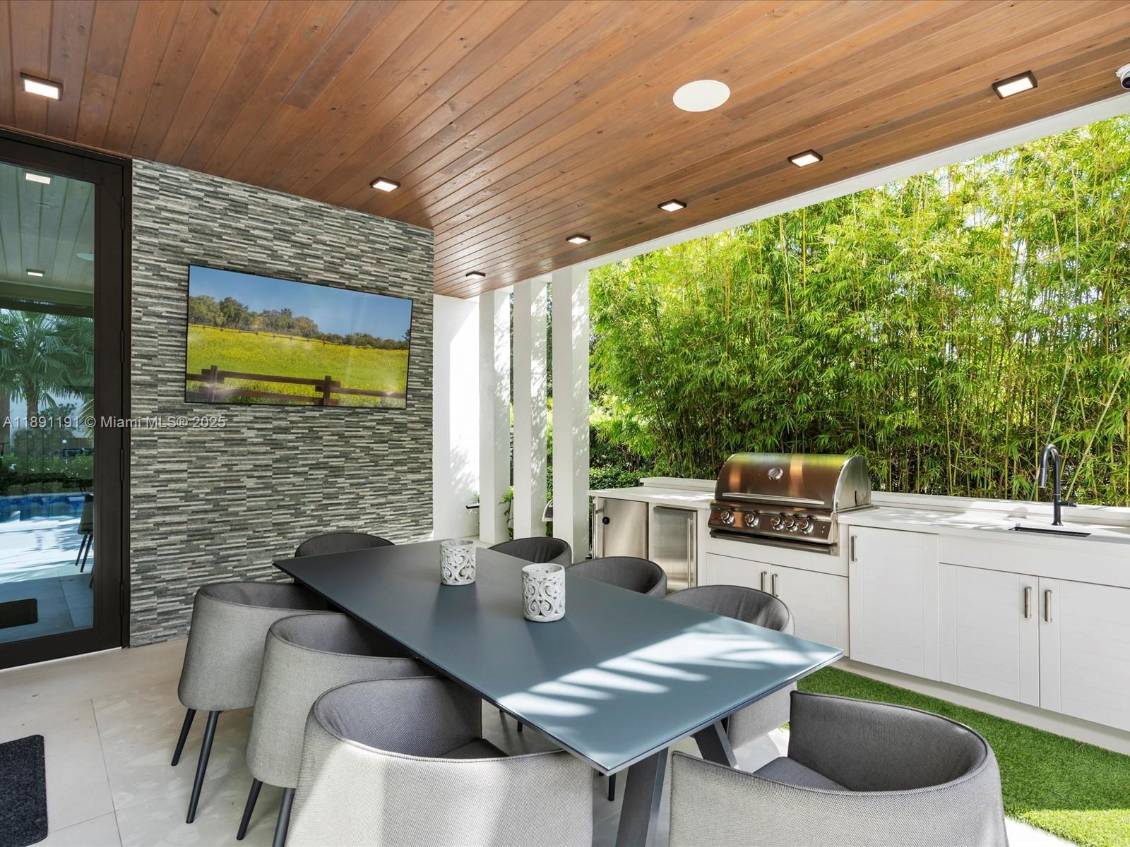 LAUDERDALE HARBORS SECTIO - Residential