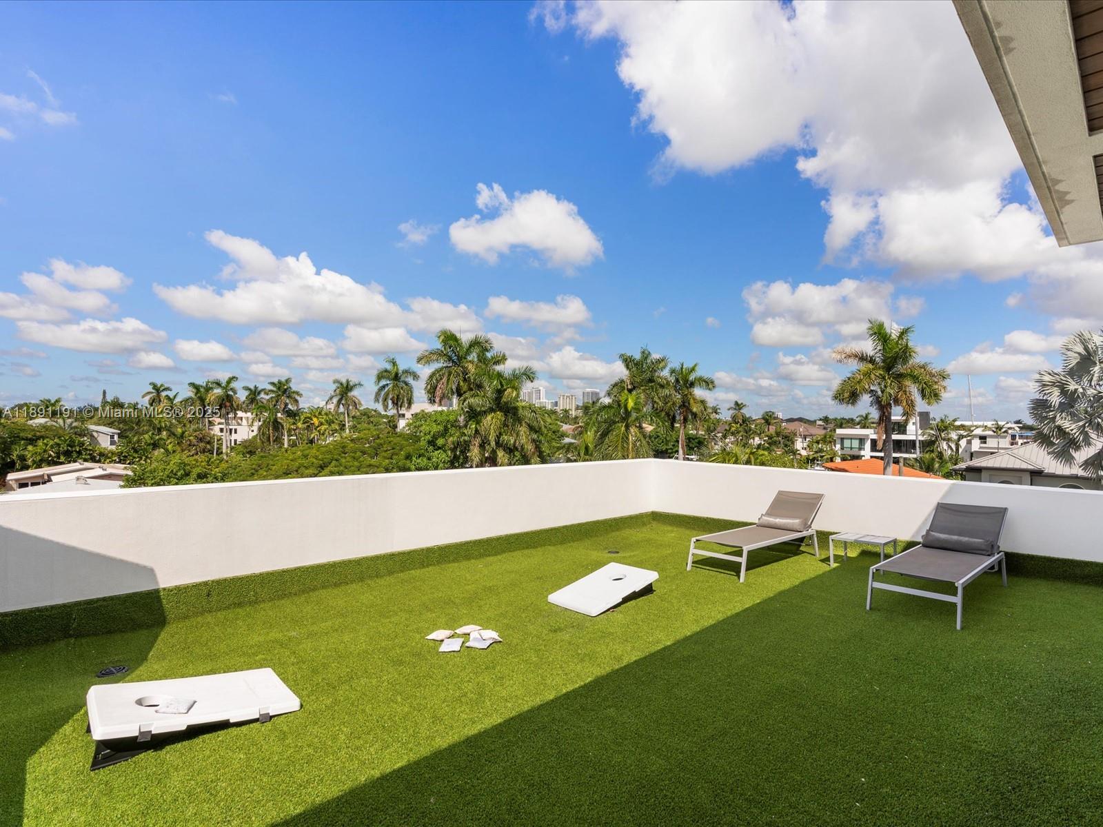 LAUDERDALE HARBORS SECTIO - Residential