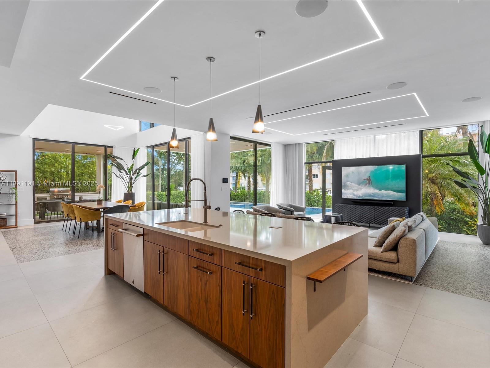 LAUDERDALE HARBORS SECTIO - Residential