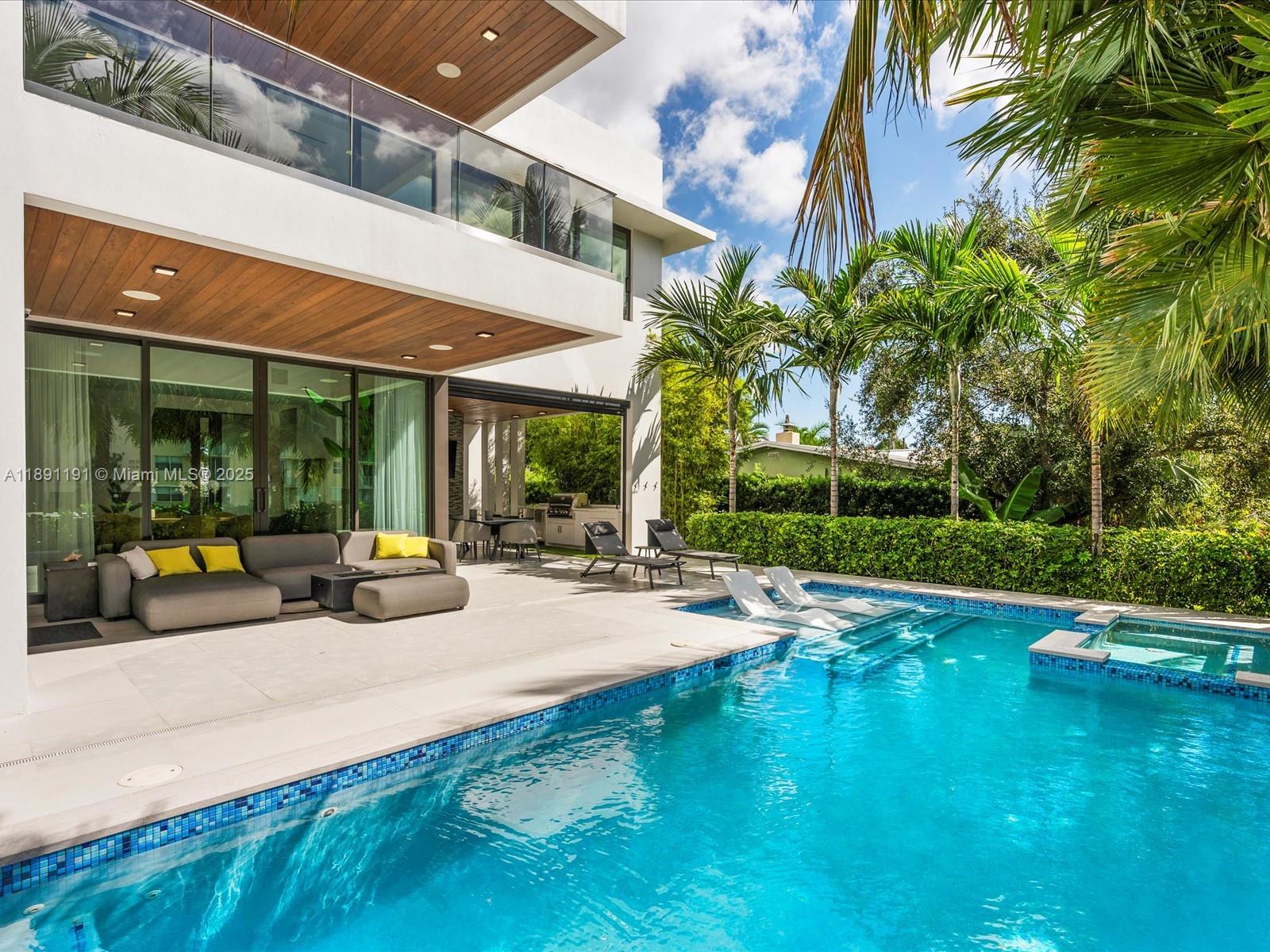 LAUDERDALE HARBORS SECTIO - Residential