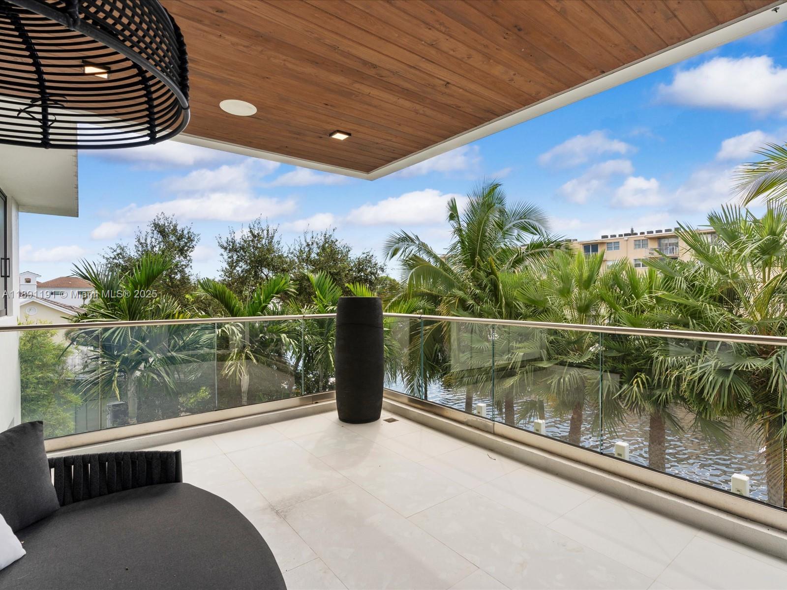 LAUDERDALE HARBORS SECTIO - Residential