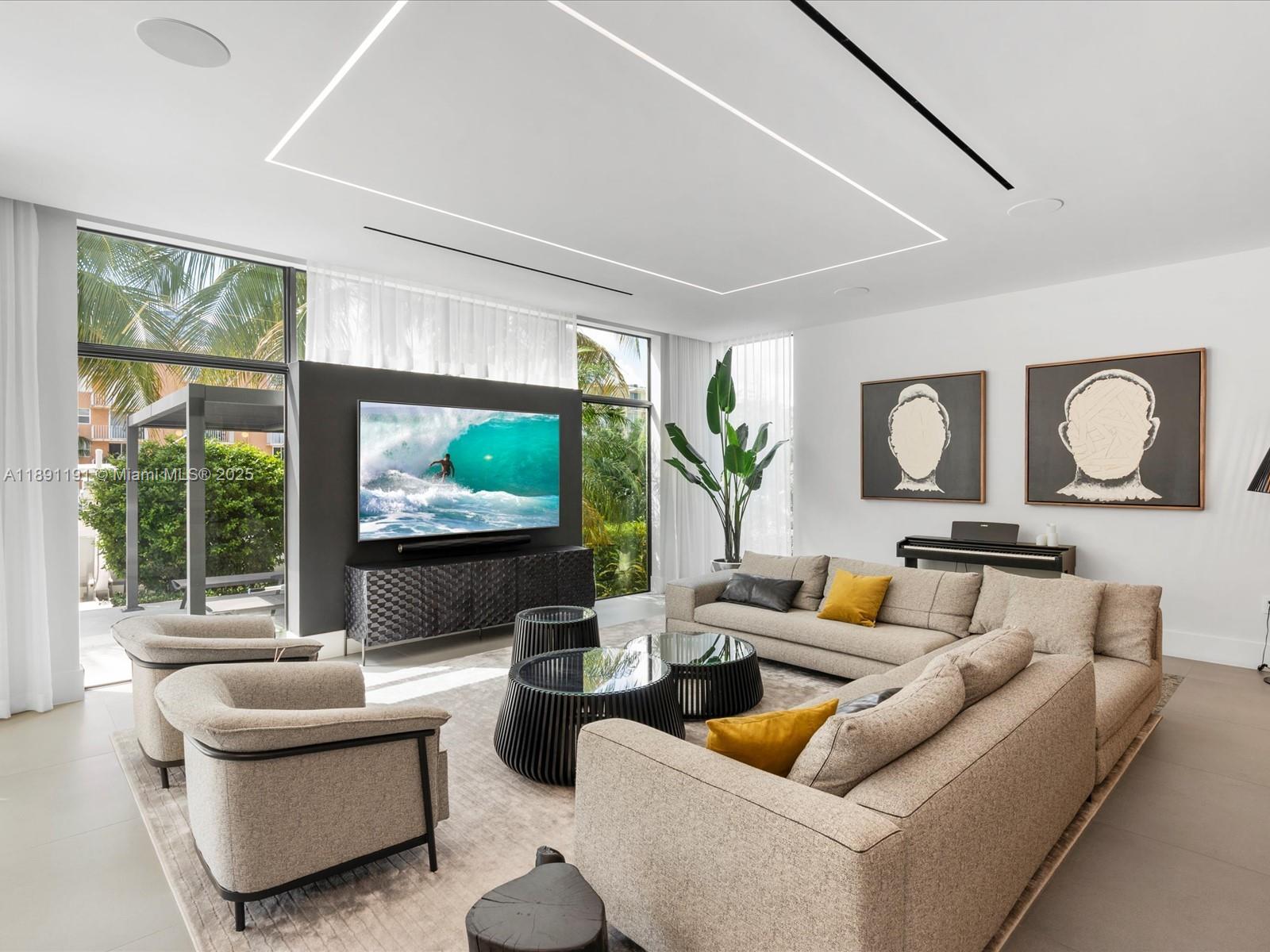 LAUDERDALE HARBORS SECTIO - Residential