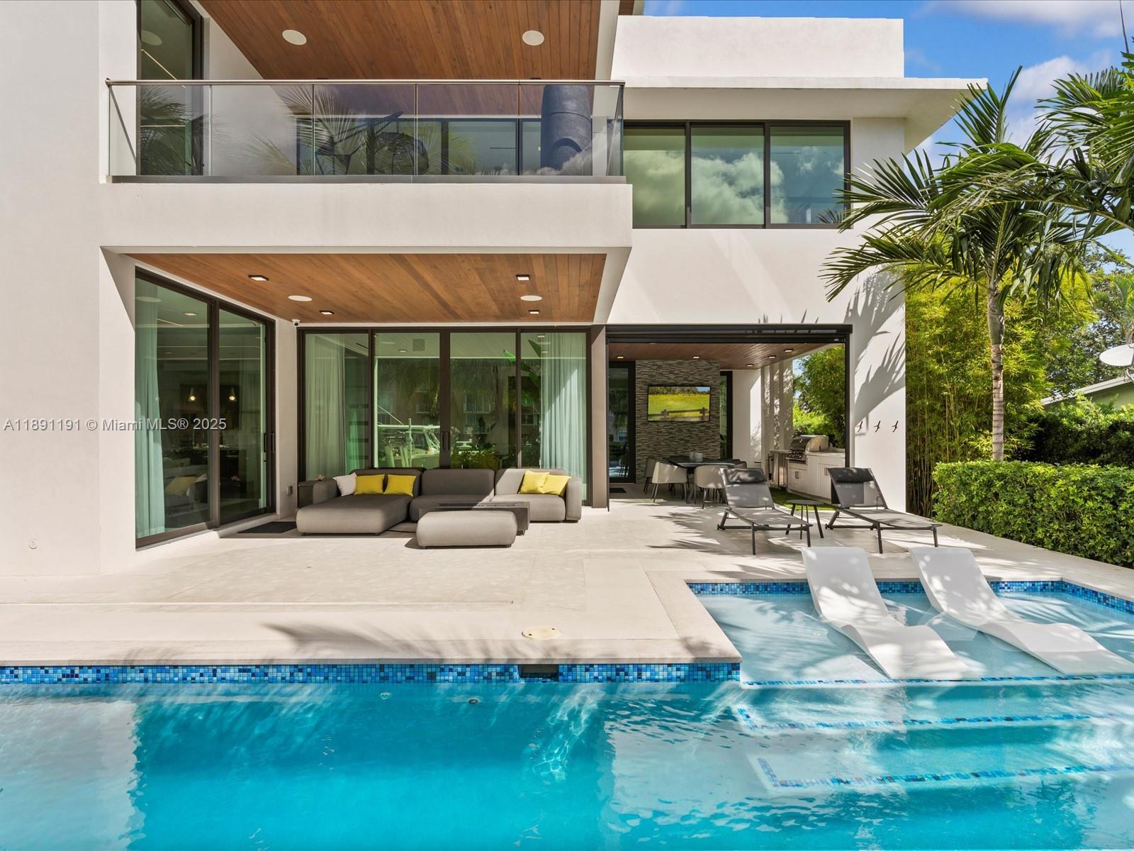 LAUDERDALE HARBORS SECTIO - Residential