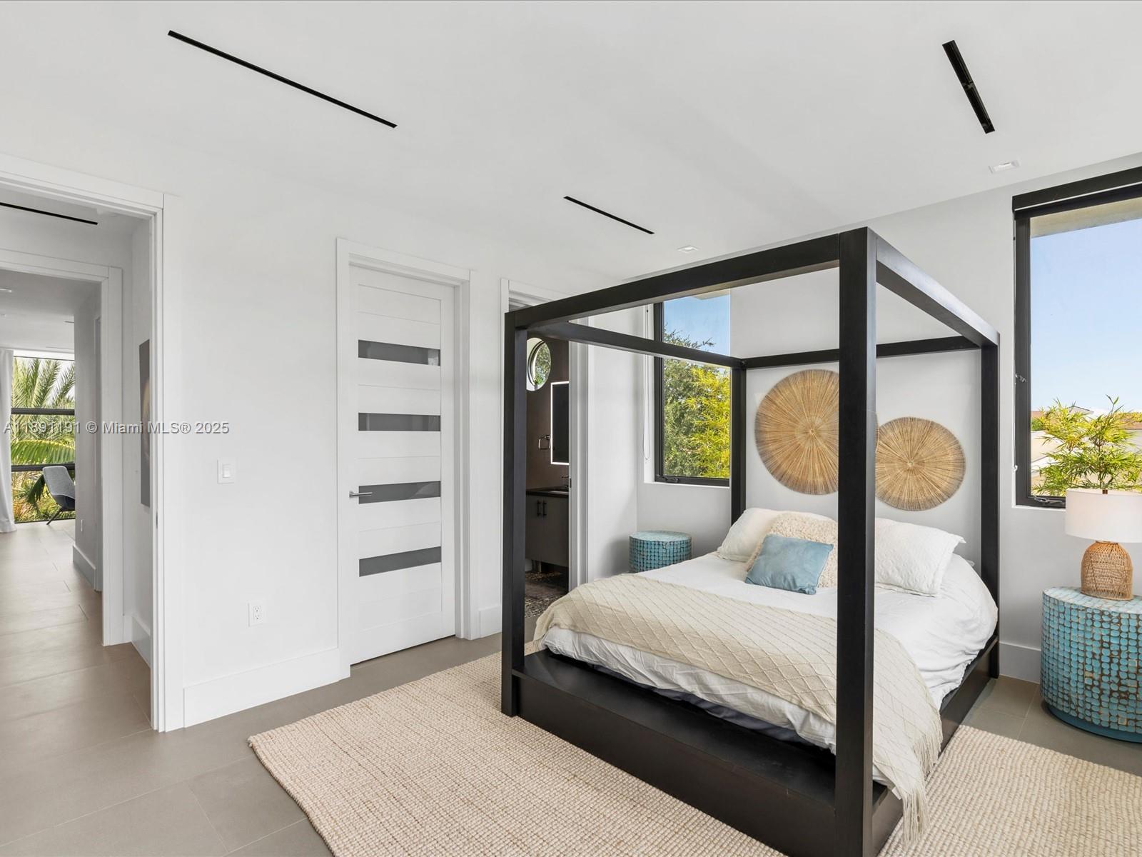 LAUDERDALE HARBORS SECTIO - Residential