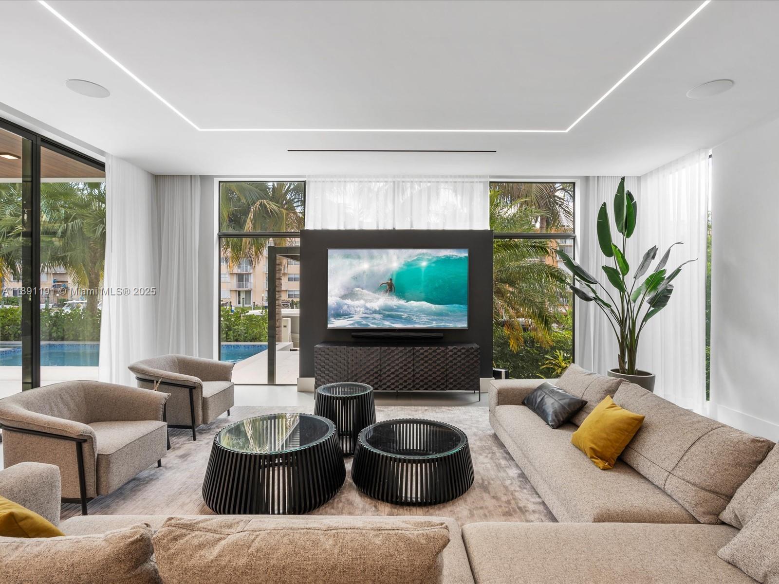 LAUDERDALE HARBORS SECTIO - Residential