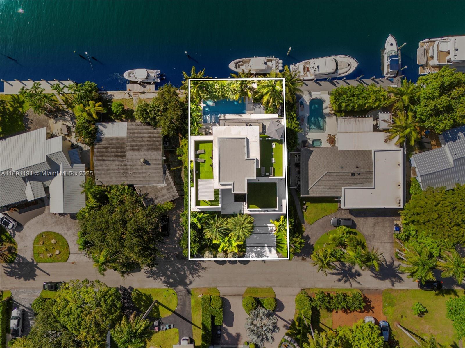 LAUDERDALE HARBORS SECTIO - Residential