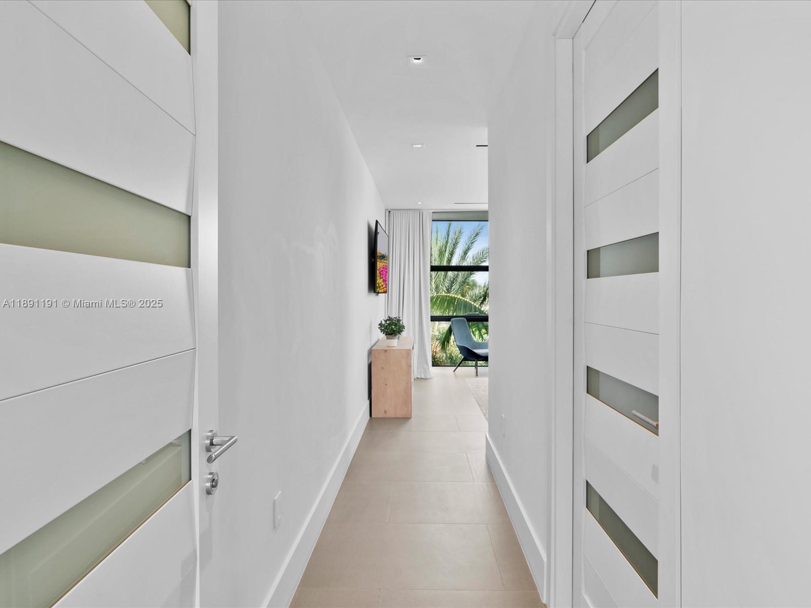 LAUDERDALE HARBORS SECTIO - Residential