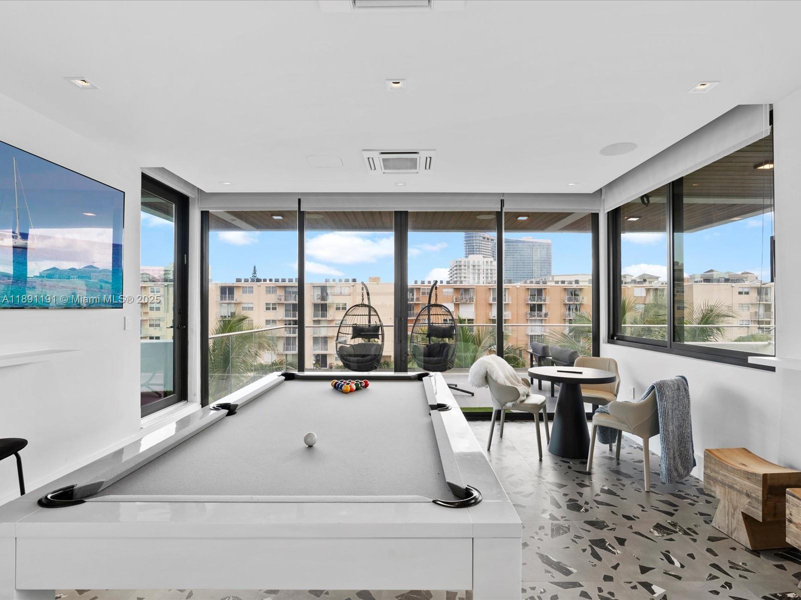 LAUDERDALE HARBORS SECTIO - Residential