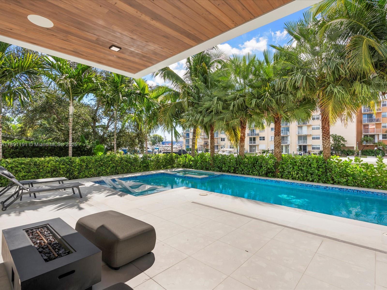 LAUDERDALE HARBORS SECTIO - Residential