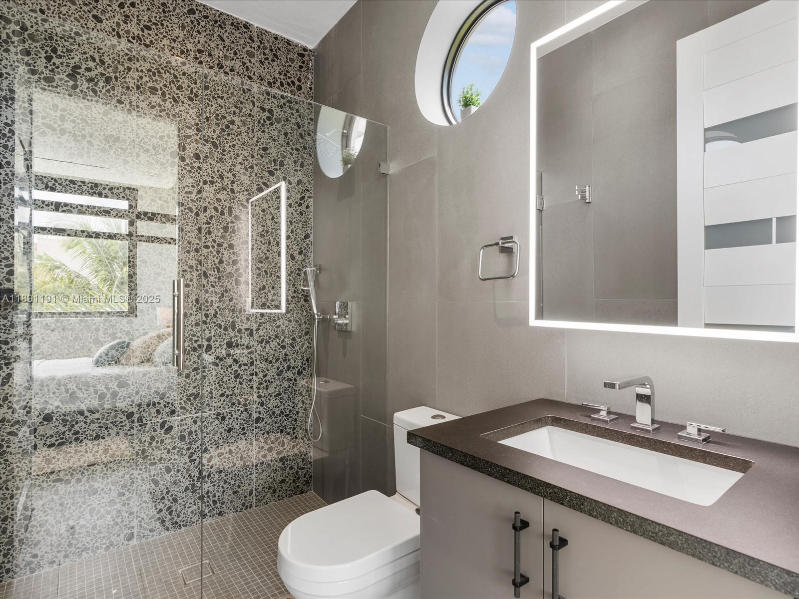 LAUDERDALE HARBORS SECTIO - Residential