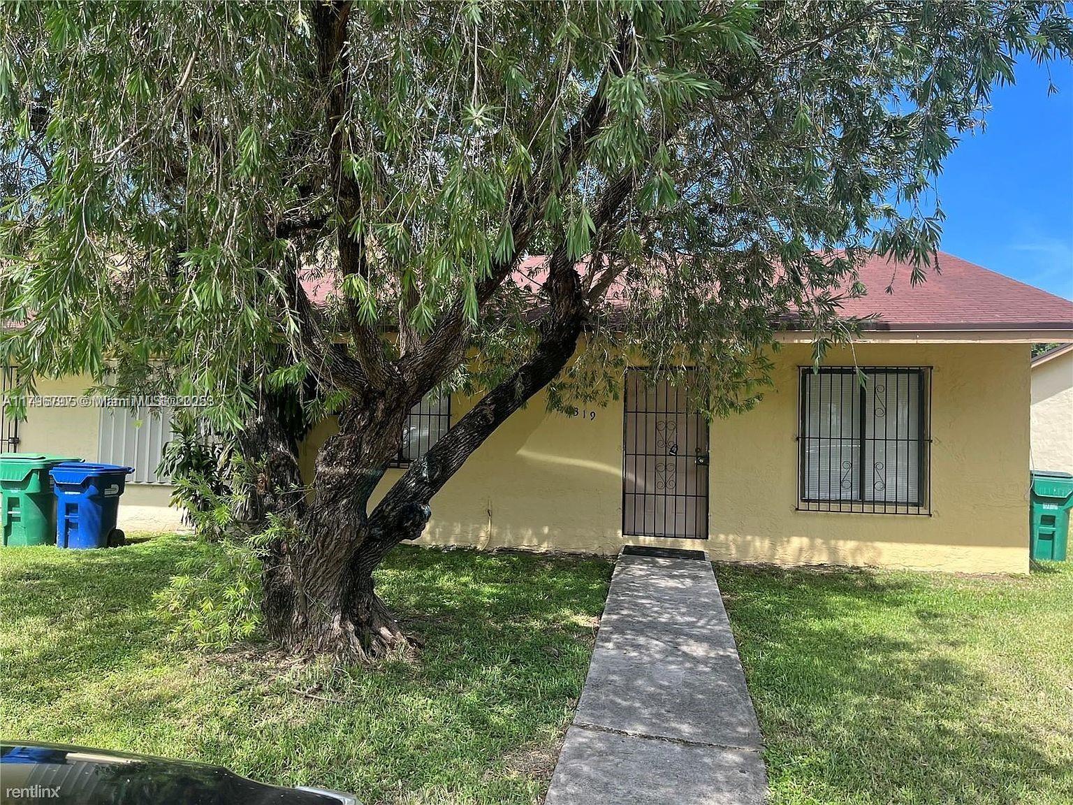 Rental Property at 28319 Sw 141st Pl, Homestead, Miami-Dade County, Florida - Bedrooms: 3 
Bathrooms: 2  - $2,350 MO.