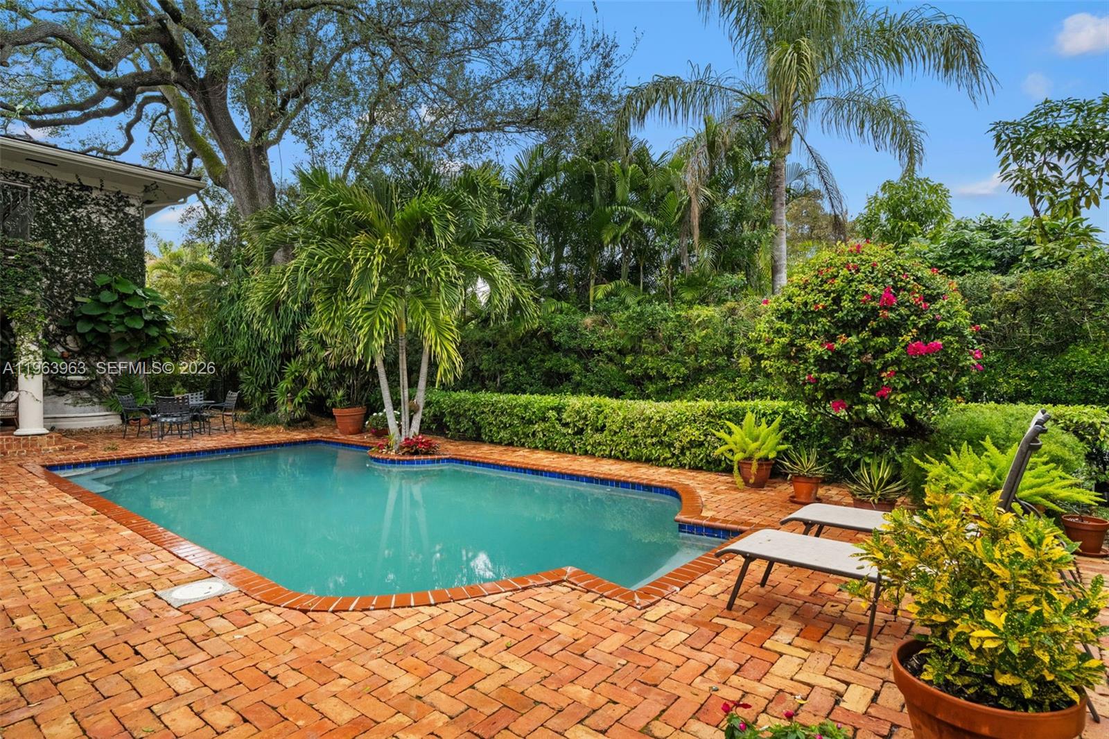 CORAL GABLES COUNTRY CLUB - Residential