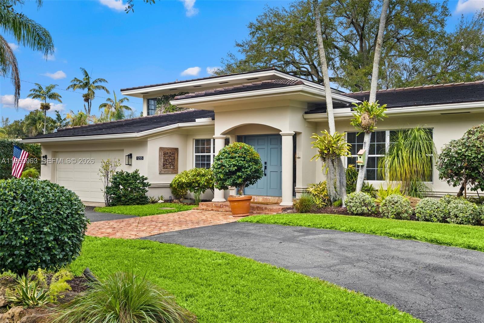 1255 Algardi Ave, Coral Gables, FL, 33146/$3,895,000 3 1255 Algardi Ave