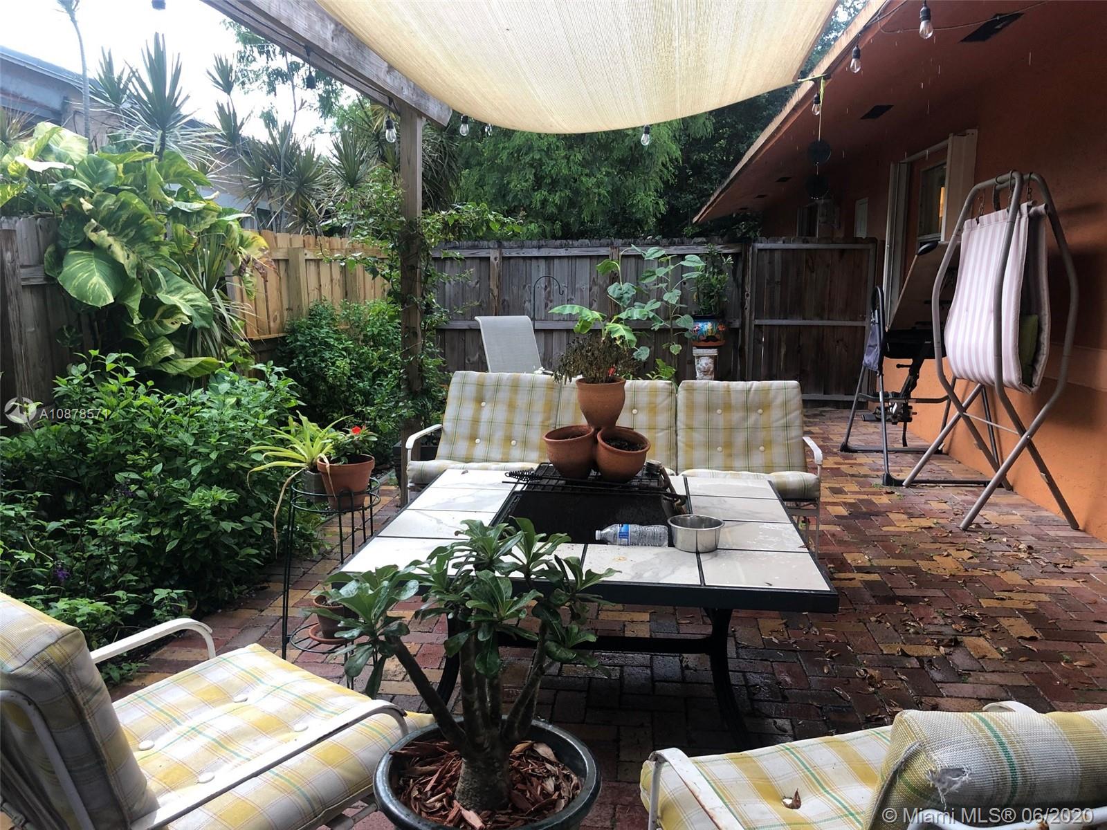 HOLLYWOOD PARK - Residential Lease