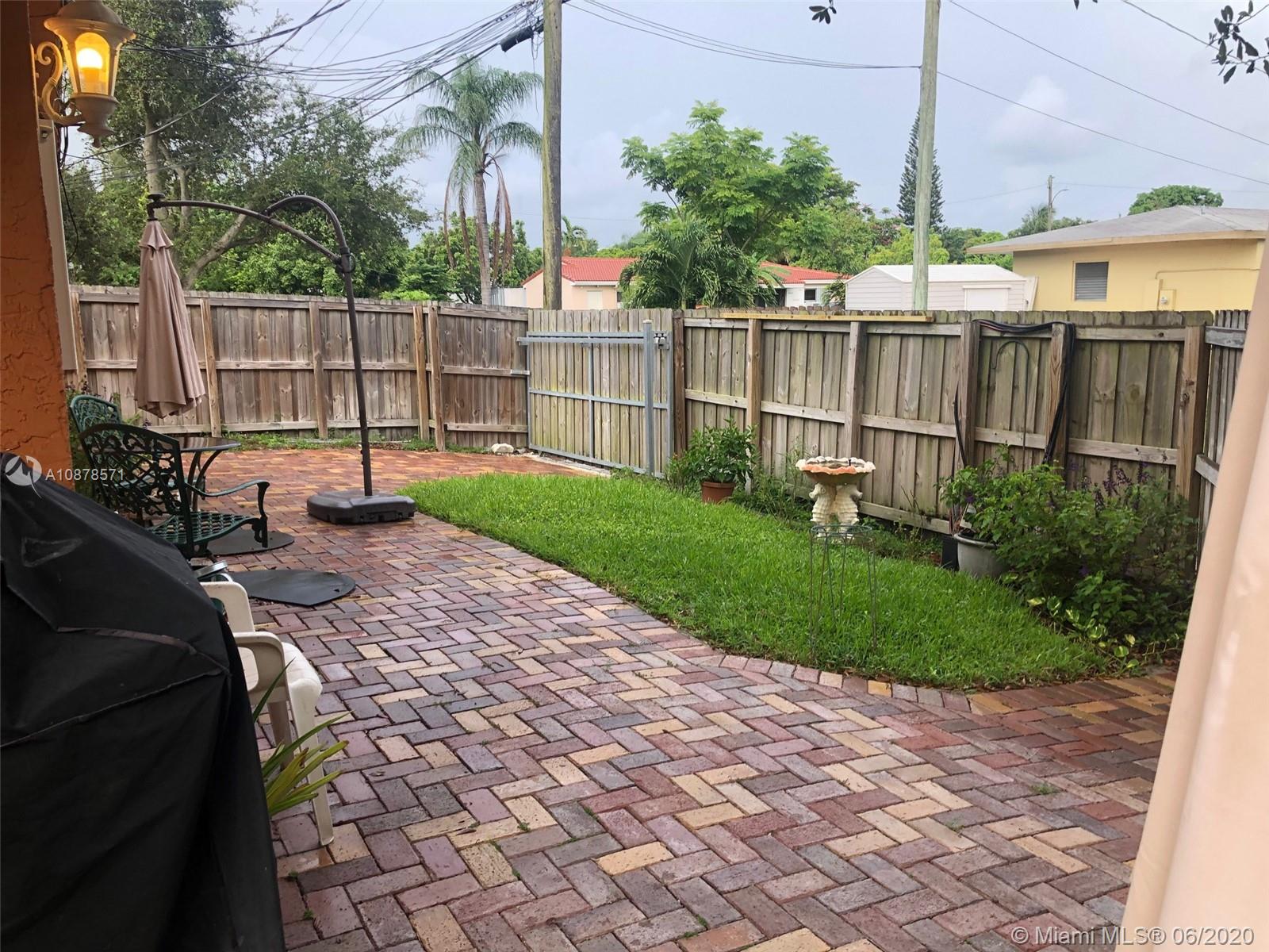 HOLLYWOOD PARK - Residential Lease