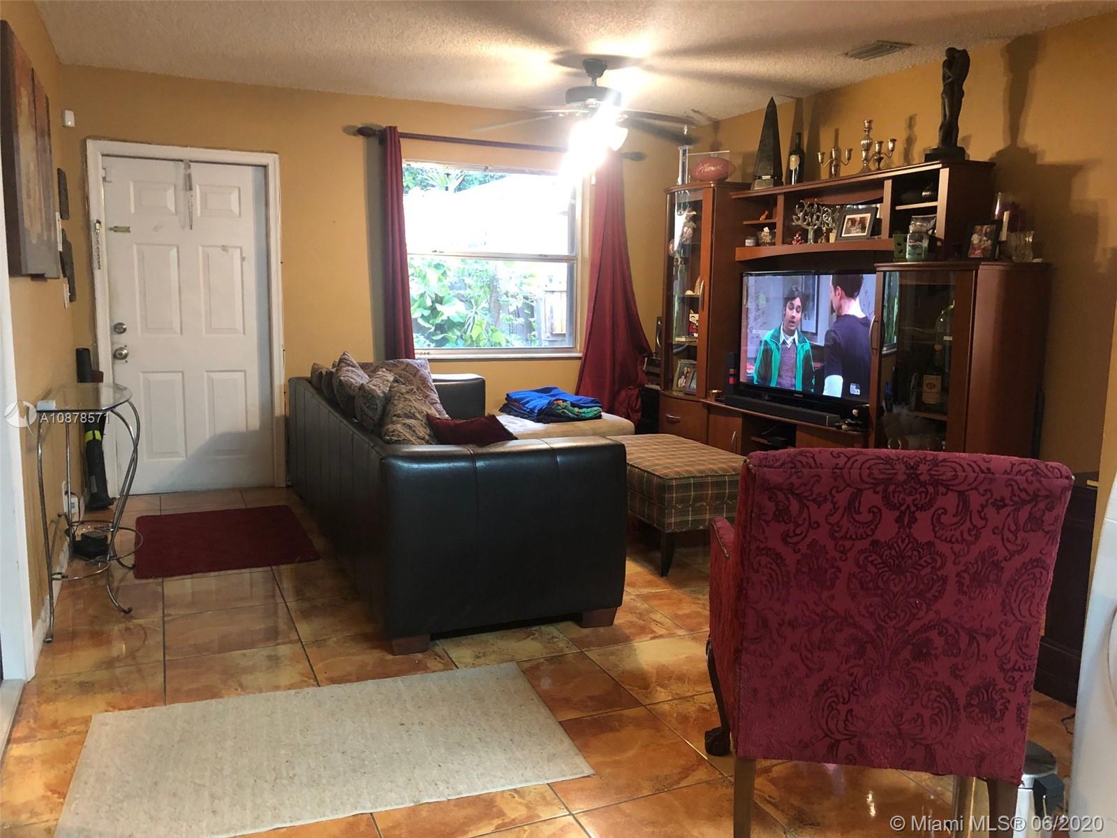 HOLLYWOOD PARK - Residential Lease