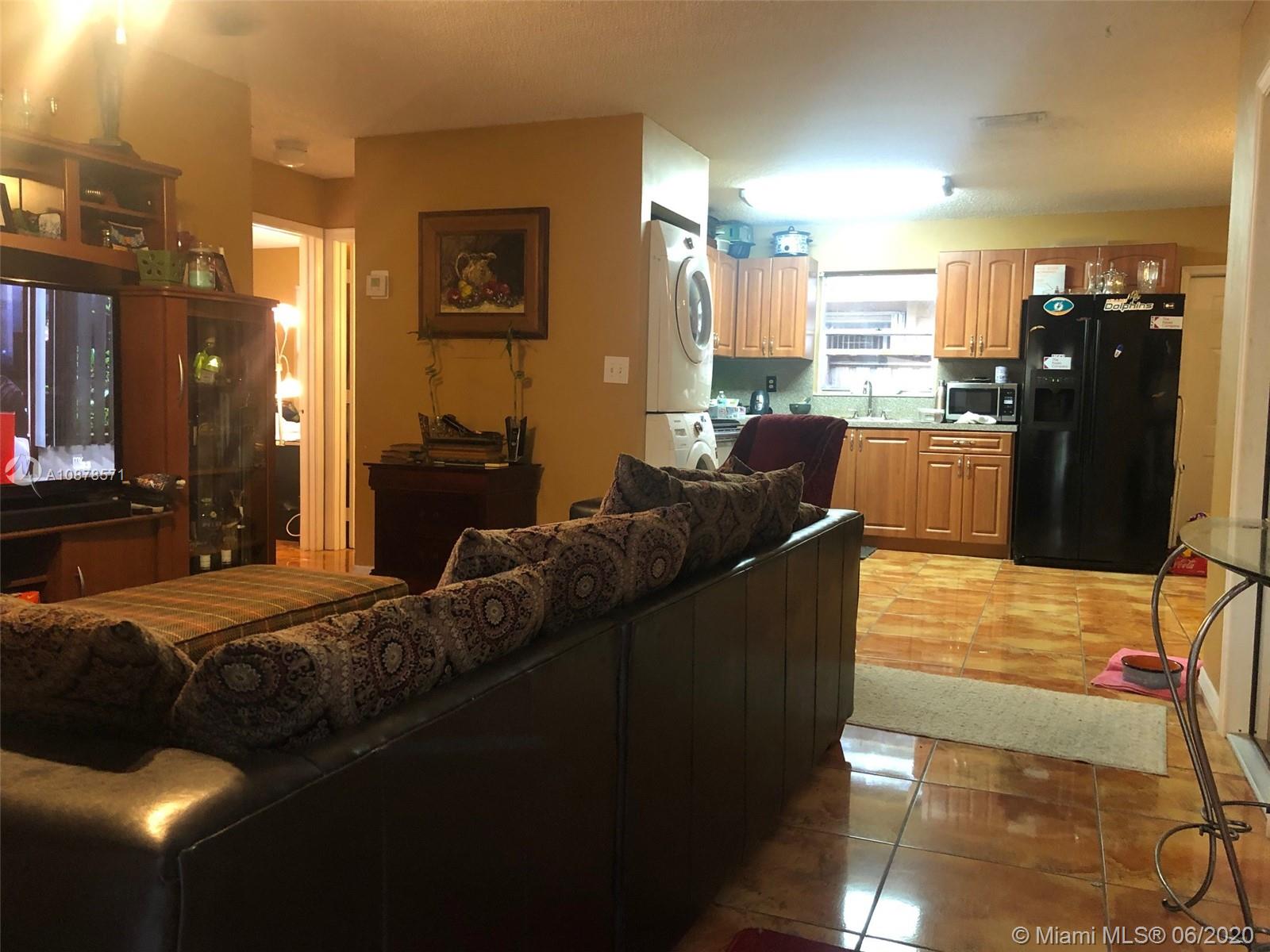 HOLLYWOOD PARK - Residential Lease