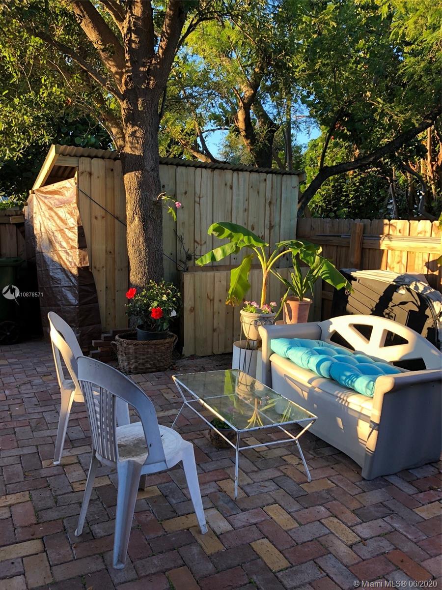 HOLLYWOOD PARK - Residential Lease