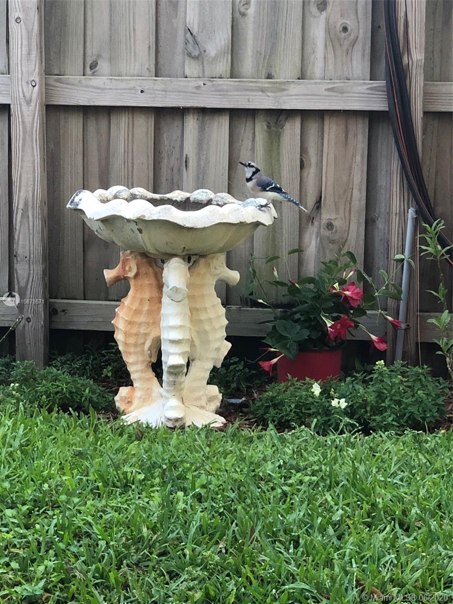 HOLLYWOOD PARK - Residential Lease